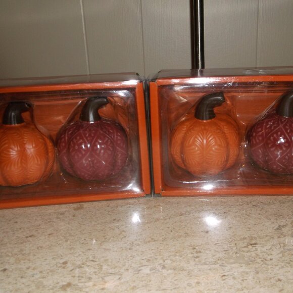 NWT Fall Pumpkin Salt & Pepper Shakers, 2 Bx Bundle, 4 Total, NWT Kitchen Towel - Picture 2 of 11